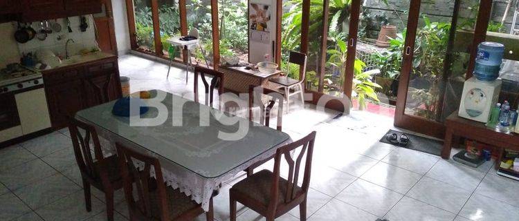 2 Rumah Villa Exclusive di Pusat Kota Bandung dekat Jalan Braga, Veteran, Asia Afrika dan Alun Alun Bandung 1