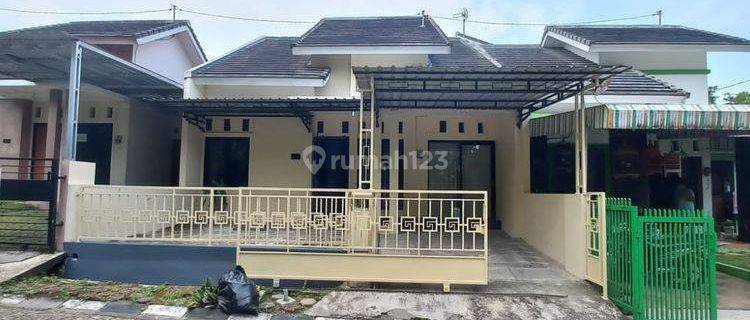 Rumah Dijual Di Tengah Kota Dengan Fasilitas Semi Furnished,nyaman Asri  1