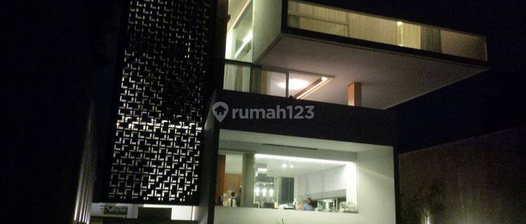 Rumah mewah minimalis modern 2 lantai baru di Green Candi Residence, Semarang 1