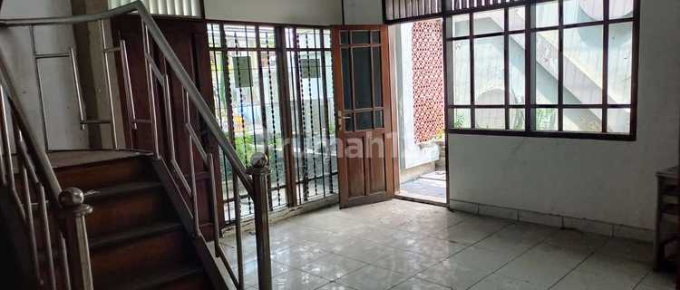 Rumah Strategis di Kav Polri Kayu Mas Selatan S5768 1
