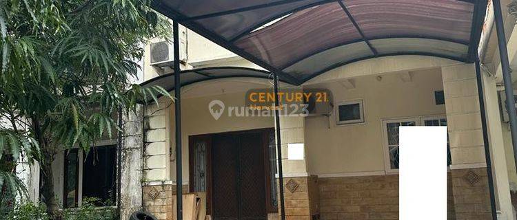 Rumah 2 Lantai Semi Furnished  Siap Huni Di Cluster Meadow Green 1