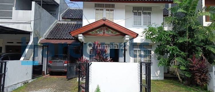 Sewa Rumah Luas di Kebayoran Lama Jakarta Selatan A L  1