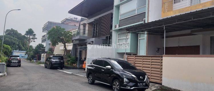 Rumah 2 lantai 189mtr villa kebon jeruk  HGB sangat strategis   1