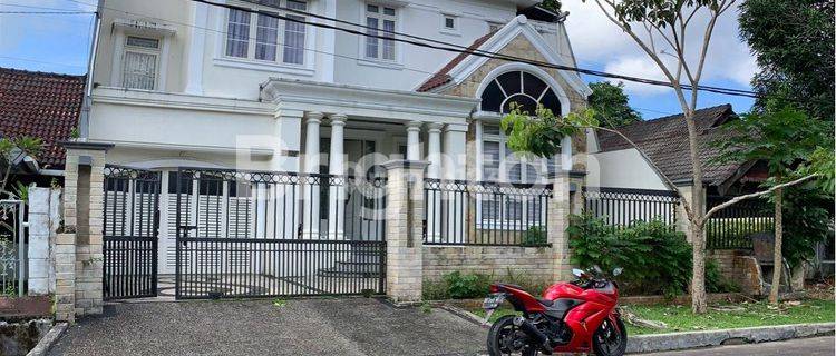 RUMAH MEWAH BALIKPAPAN BARU DUA LANTAI 1