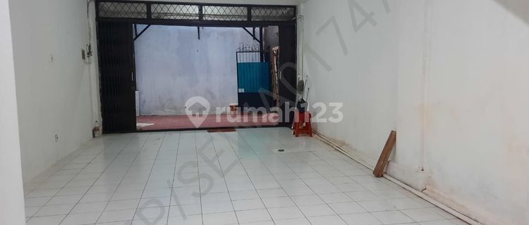 3-STORY READY-TO-OCCUPY SHOPHOUSE NEAR THE CITY 1