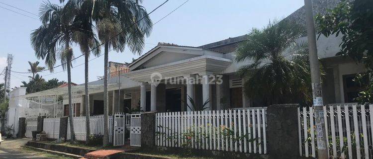 Rumah Mewah Tanah 979 m2 dan Bangunan 800m2 Di Pahoman 1