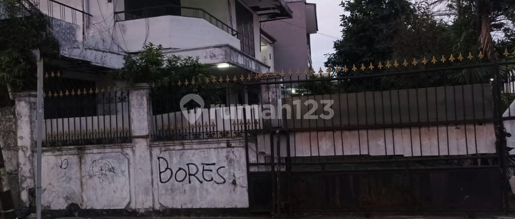 Rumah 2 Lantai Posisi Hoek di Pisangan Baru, Jakarta Timur 1