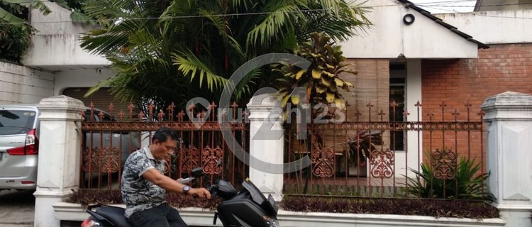 Rumah Taman Pagelaran 1