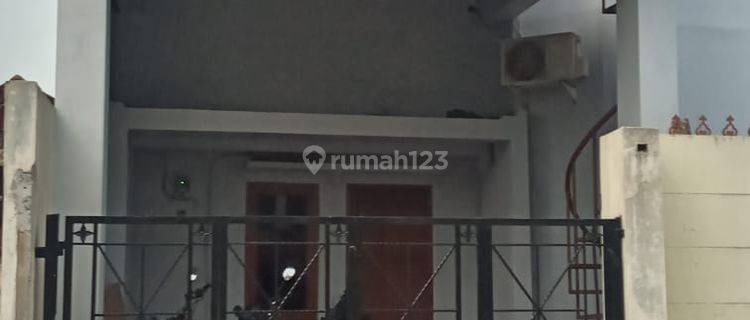 Rumah 2 Lantai di Kemandoran 1