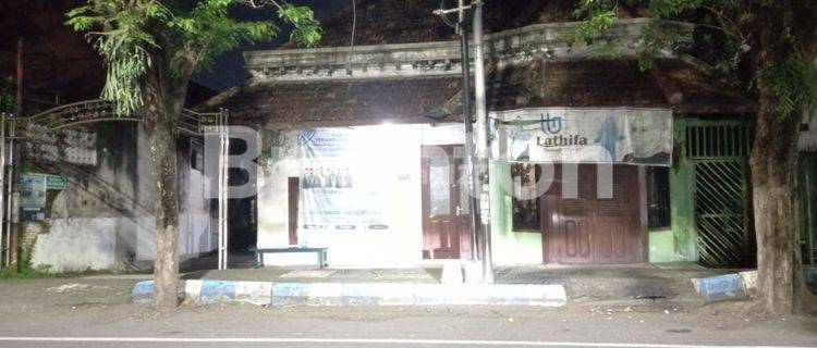 RUMAH LUAS DI TENGAH KOTA COCOK UNTUK INVESTASI ANDA DISKON UNTUK URUS SHM 1