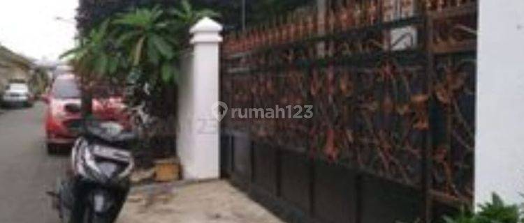 Rumah Luas Dan Lebar Di Utan Kayu, Jakarta Timur 1