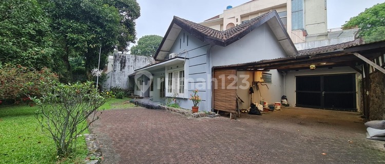 Well-Maintained Luxurious House in Hegarmanah, Bandung 1