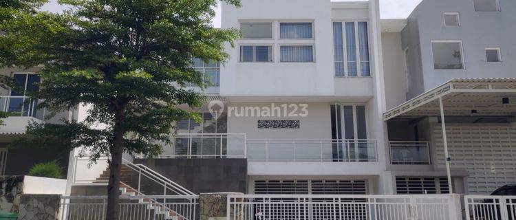 Jual Rumah Royal Residence 3 Lantai View Danau area Raya Canal Park 1