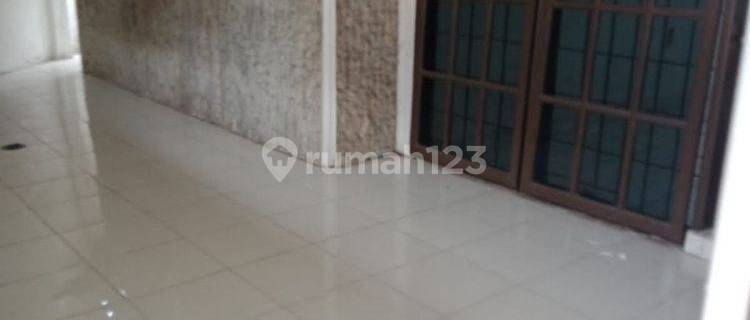 Beautiful Ready-to-Live House in Taman Kopo Indah 1