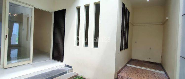 Rumah Modern Minimalis 4 Kamar Batununggal Indah 1