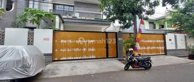 Rumah mewah furnished di Kemandoran 1 Jakarta Selatan 1