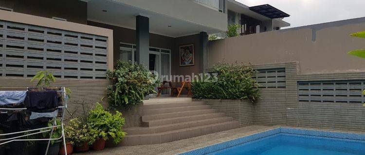 Rumah Resort Dago Pakar Dengan Kolam Renang 1