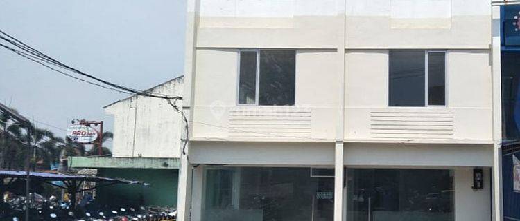 Ruko hadap jalan raya utama di jalur yg ramai, seberang  Mall di Bekasi kota 1