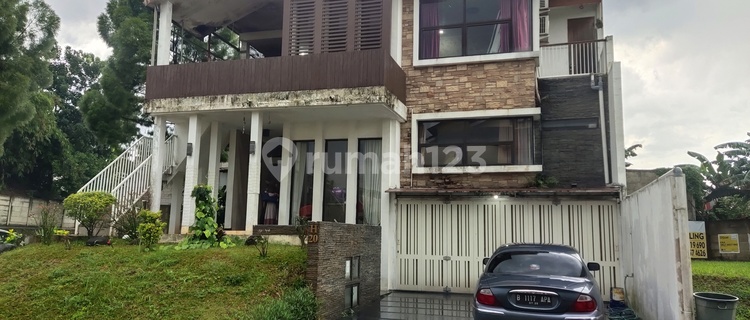 Rumah Asri dan Luas di Kebayoran Village, Bintaro 1