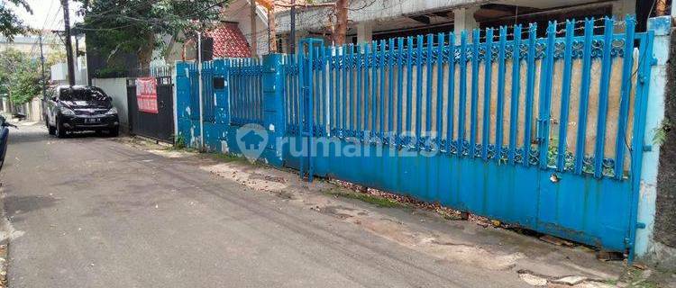Old House with Bonus Building in the Elite Kebayoran Baru Area 1