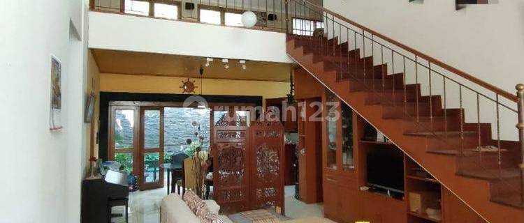 Rumah 2 Lantai Bagus Unfurnished SHM di Rumah Taman Millenium Sayap Pasteur, Bandung 1