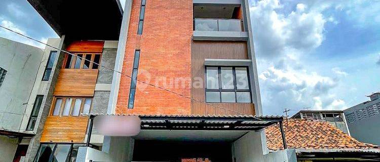 Brand new minimalist house in Cipete Cilandak 1