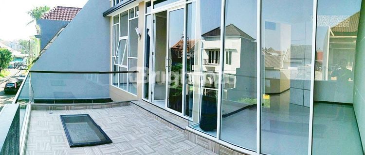 2-STORY HOUSE 120 M2 LAND IN PBI ARAYA, MALANG 1