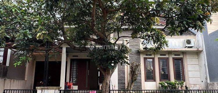 Rumah besar dengan 2 carport harga bagus bisa nego  1