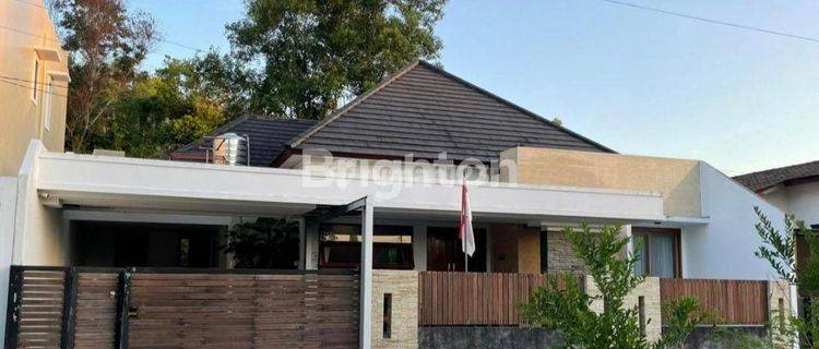 DI JUAL CEPAT RUMAH MEWAH DI KAWASAN PERUMAHAN PGRI 1