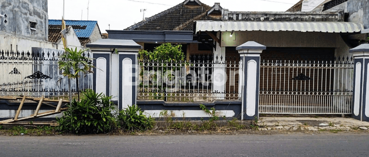 Rumah Tengah Kota Kepatihan Tulungagung 1