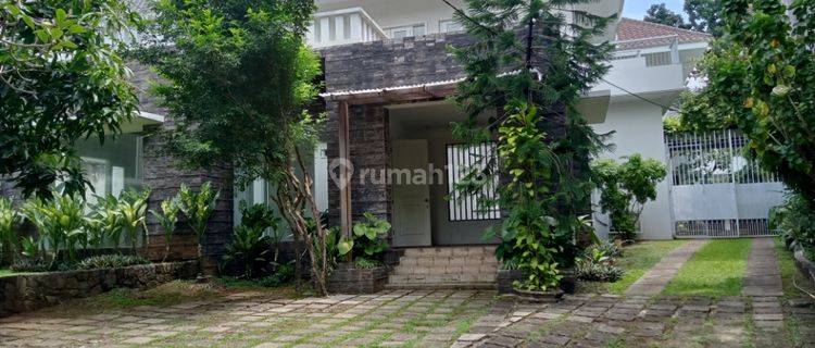 kan Rumah Hunian 2 Lantai Di Menteng, Jakarta Pusat 1