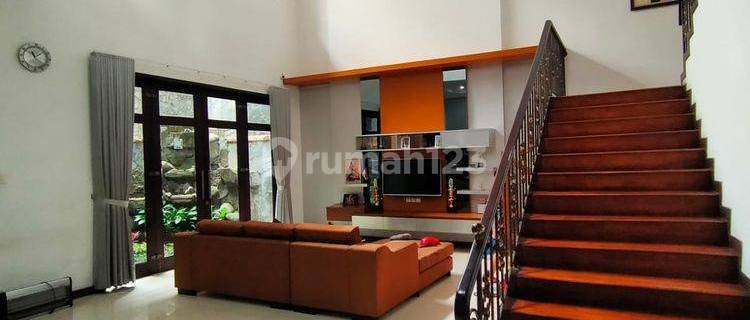 Elok. Nice House For Sale Furnished Inside Batununggal Cluster Bandung 1