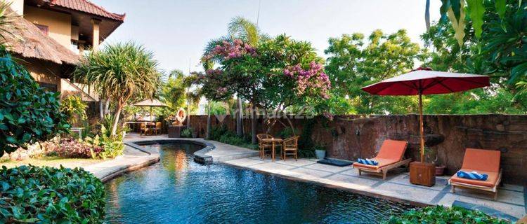 Freehold - Available 7 Bedroom Villa in Karangasem Kubu 1