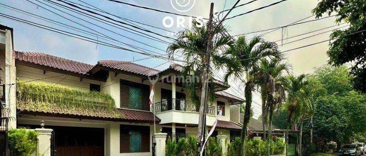 Dijual Rumah Siap Huni Lokasi Strategis di Kebayoran Lama  1