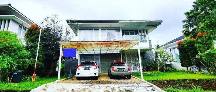 Rumah mewah terawat  super nyaman siap huni di Dago Resort 1