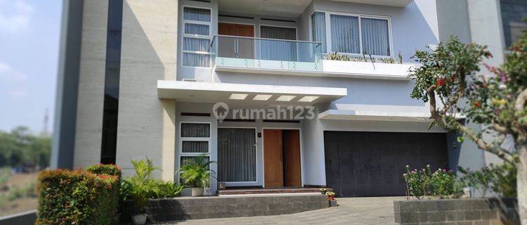 FOR SALE! Rumah Mewah View Danau di Tatar Ratnasasih Kota Baru Parahyangan 1