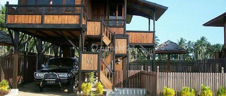 Perfect gate away wooden villa pantai Lamaru 1