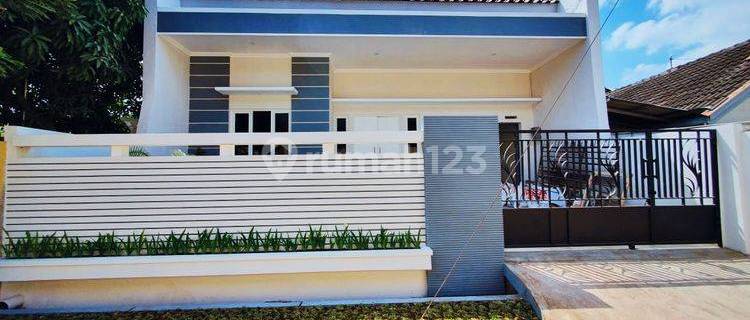 For Sale, SHM Renovated House in Puri Anjasmoro 1