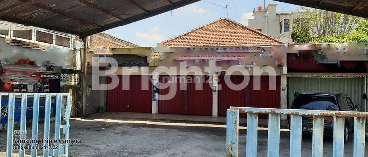 RUMAH DI PINGGIR JALAN RAYA TENGAH KOTA 1