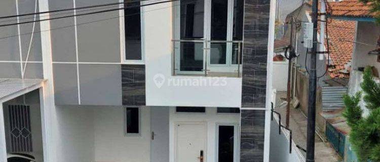 Rumah Mimalis Modern di Dekat Kawasan Industri Pulo Gadung 1