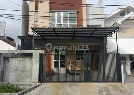 Rumah brand new 2 lantai di Summagung 1