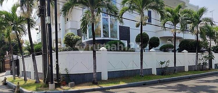 Rumah mewah 2 lantai siap huni janur elok 1
