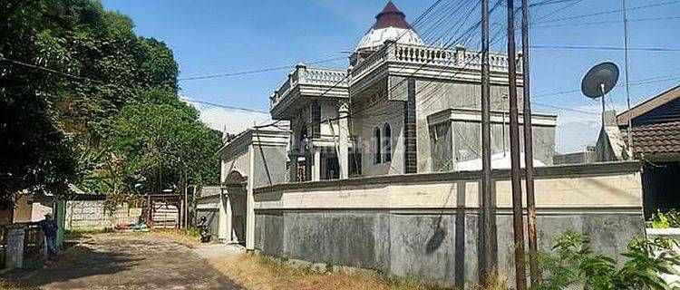 Rumah Luas di Stonen Gajah Mungkur Semarang 1