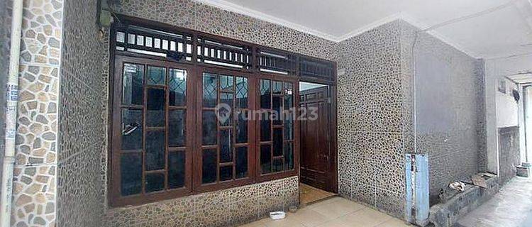 Dijual rumah di jalan Siaga 1