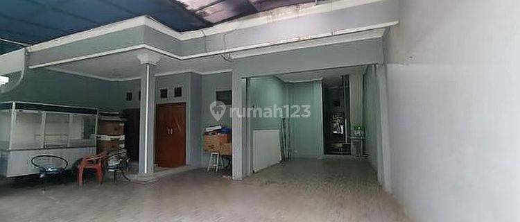 Di jual cepat rumah mewah 2lt ,akses jalan depan lebar. 1