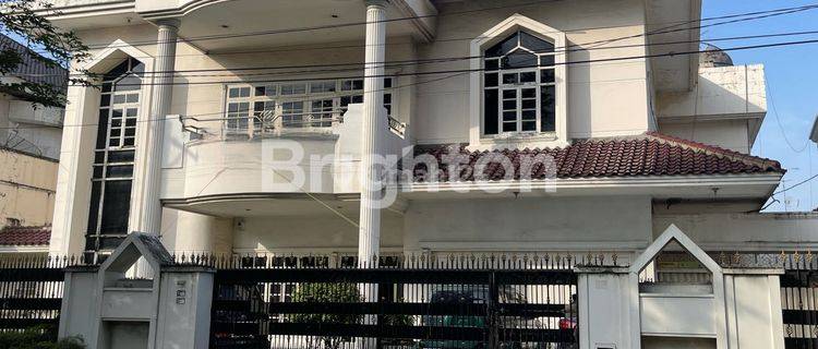 RUMAH VILLA MEWAH FULL FURNISHED 1