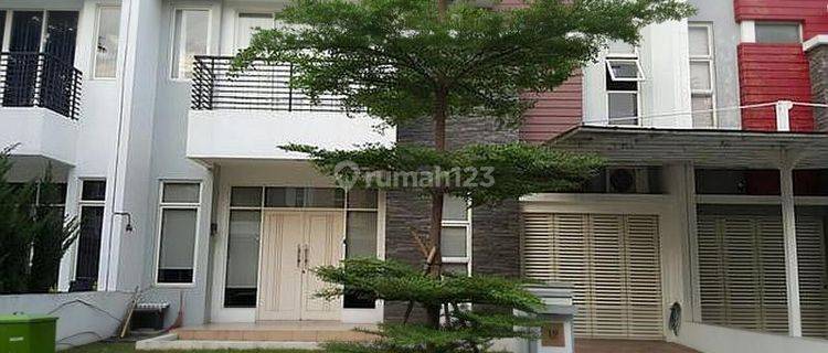 3 Bedrooms Rumah Puri Mansion, Jakarta Barat, DKI Jakarta 1