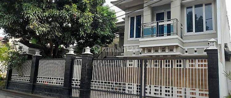 Rumah pinggir jalan 2 lt , Graha Raya rumah tinggal nyaman mewah  1