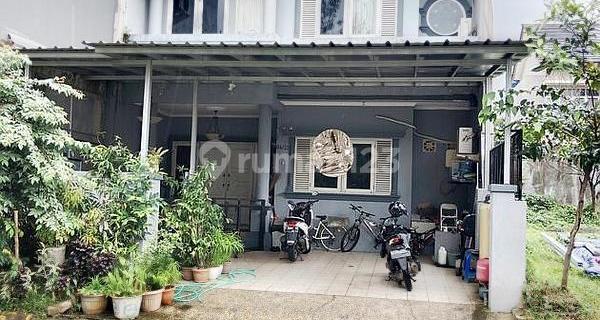 House in the Bogor Raya golf estate within the (Lakeside) cluster. 1