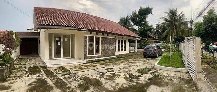 Rumah Disewakan Lokasi Komersil di Sukasari Raya dekat pajajaran 1